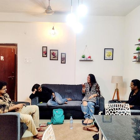 Nomad'S Nest Backpackers Hostel Guwahati Buitenkant foto